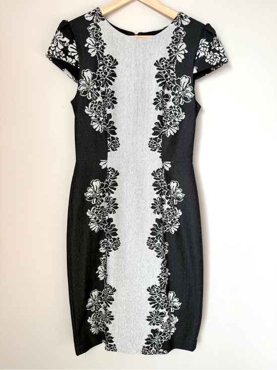 Betsey Johnson Dresses & Skirts - Betsey Johnson Black & White Floral Knit Panel Fitted Sheath Midi Dress